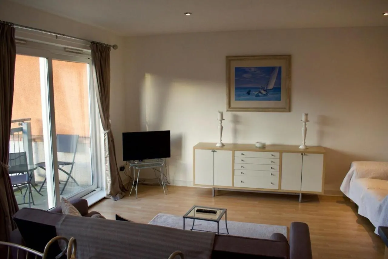 2 Bedroom Flat With Balcony Views Of Arthur'S Seat Edimburgo Apartamento