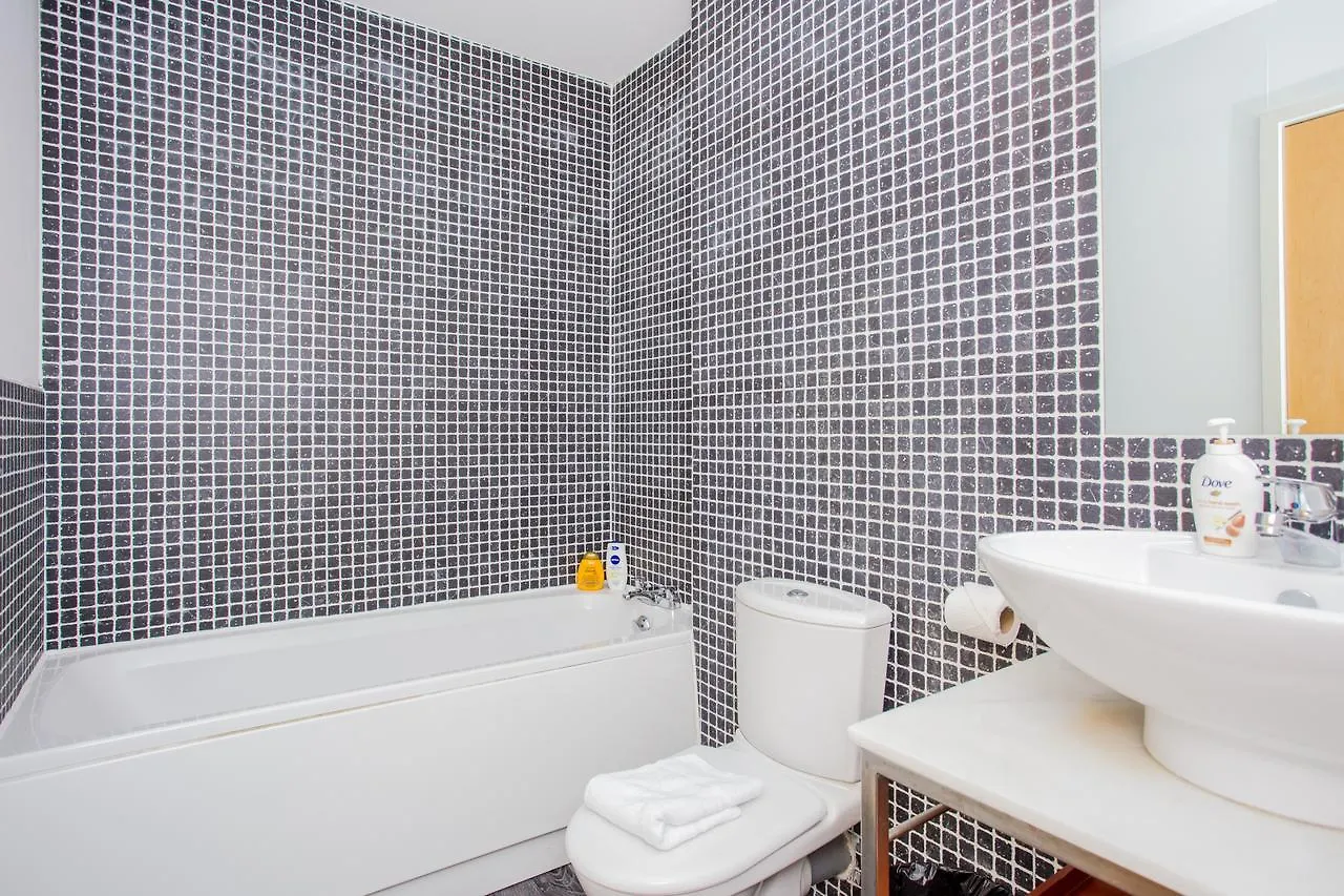 2 Bedroom Flat With Balcony Views Of Arthur'S Seat Edynburg