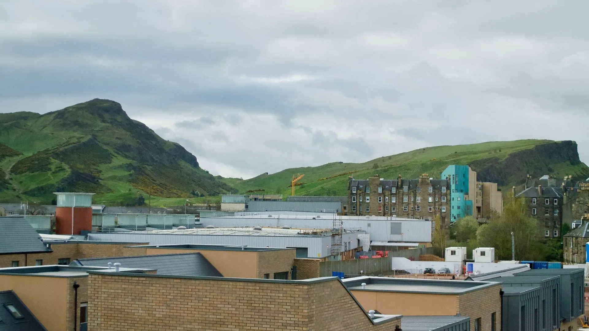 2 Bedroom Flat With Balcony Views Of Arthur'S Seat Edynburg